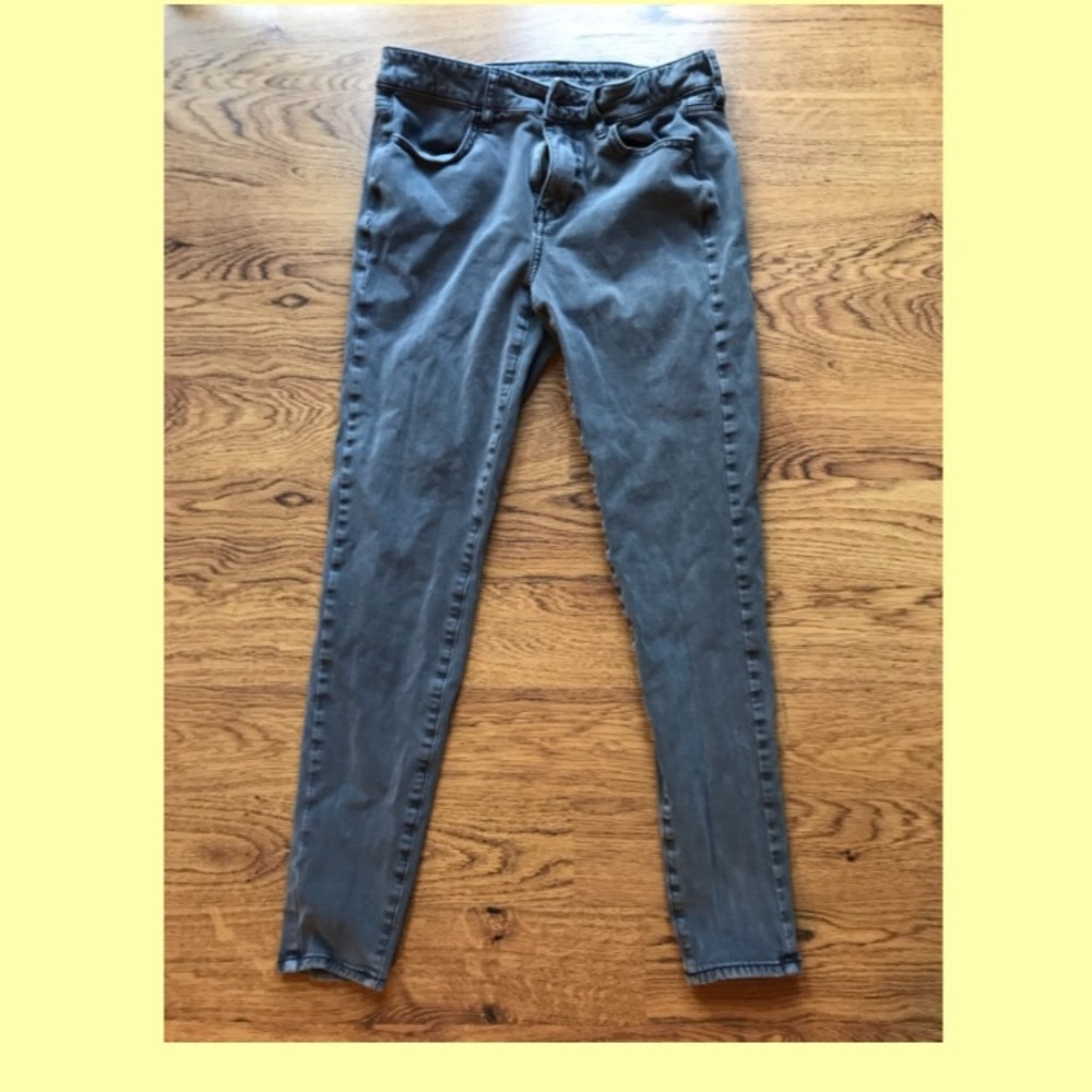 American Eagle Grey Jeans